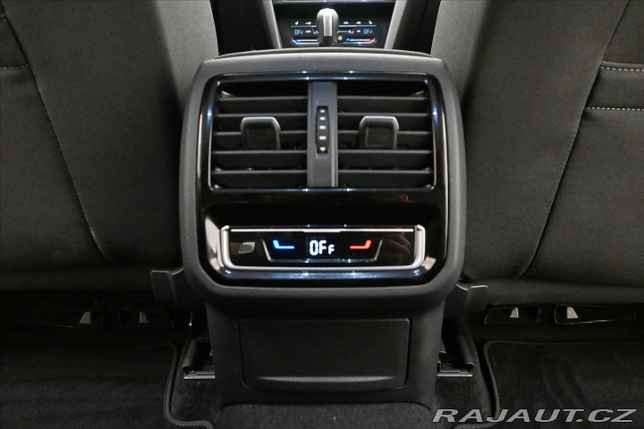 Volkswagen Passat 2,0 TDI 110kW DSG Busines 2023
