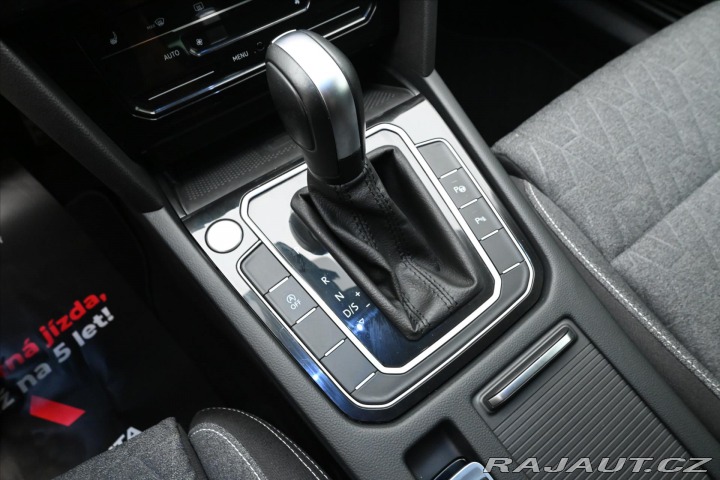 Volkswagen Passat 2,0 TDI 110kW DSG Busines 2023