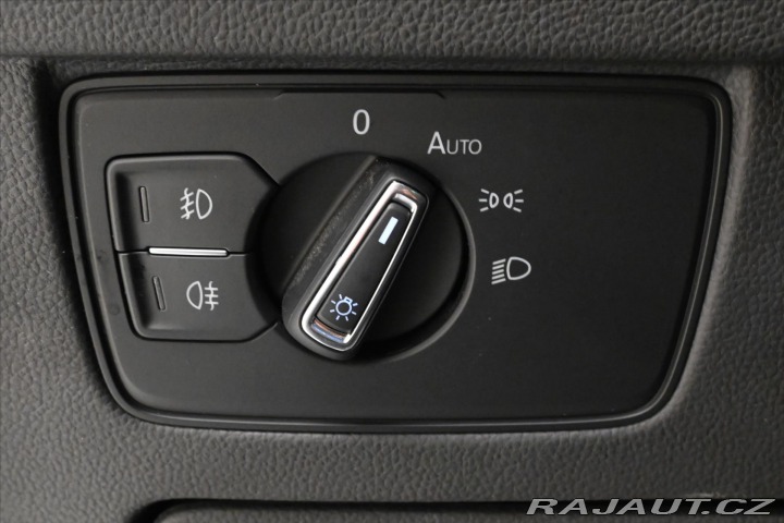Volkswagen Passat 2,0 TDI 110kW DSG Busines 2023
