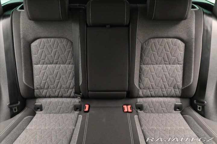 Volkswagen Passat 2,0 TDI 110kW DSG Busines 2023