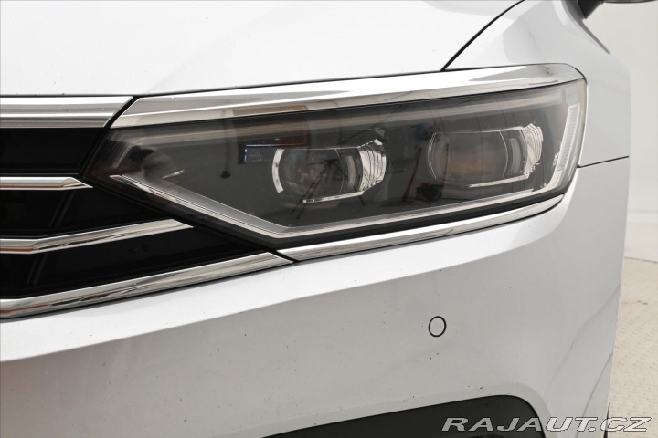 Volkswagen Passat 2,0 TDI 110kW DSG Busines 2023
