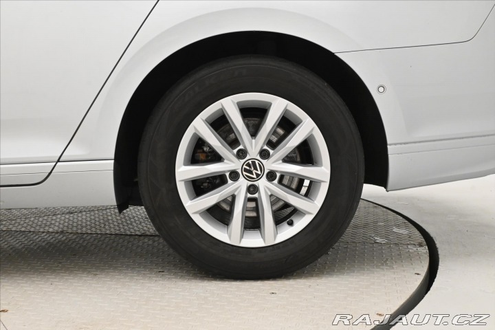 Volkswagen Passat 2,0 TDI 110kW DSG Busines 2023