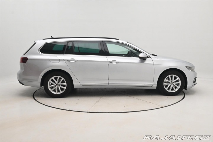 Volkswagen Passat 2,0 TDI 110kW DSG Busines 2023