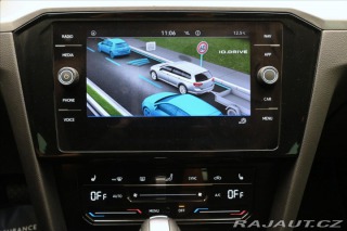 Volkswagen Passat 2,0 TDI 110kW DSG Busines 2023