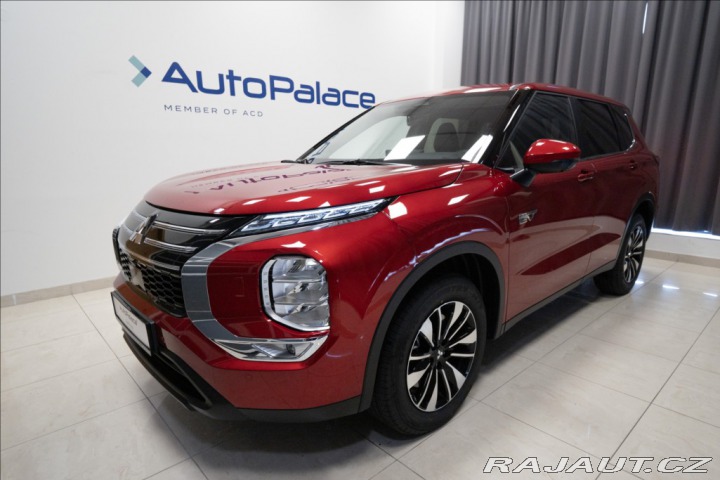 Mitsubishi Outlander 2,4 PHEV INVITE 1728 KM 2 2025