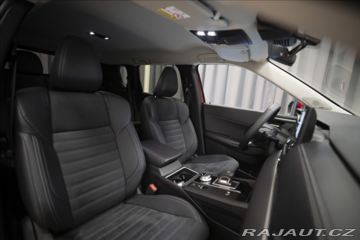 Mitsubishi Outlander 2,4 PHEV INVITE 1728 KM 2 2025