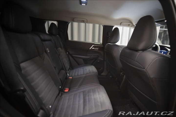 Mitsubishi Outlander 2,4 PHEV INVITE 1728 KM 2 2025