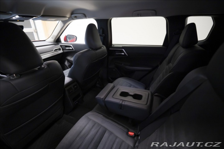 Mitsubishi Outlander 2,4 PHEV INVITE 1728 KM 2 2025