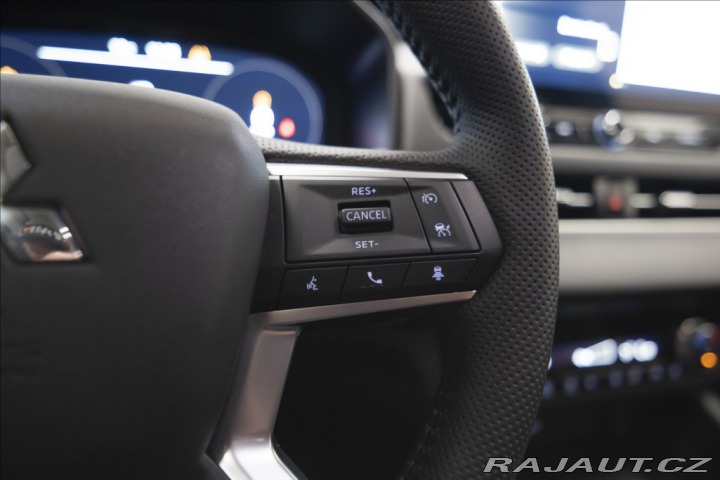 Mitsubishi Outlander 2,4 PHEV INVITE 1728 KM 2 2025