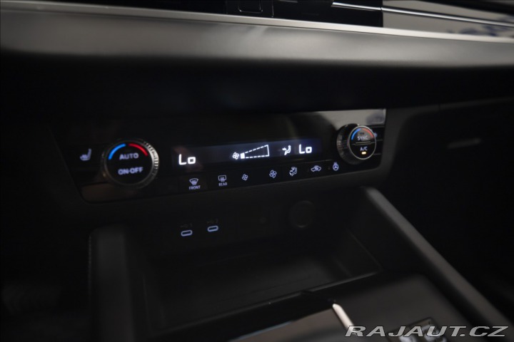 Mitsubishi Outlander 2,4 PHEV INVITE 1728 KM 2 2025