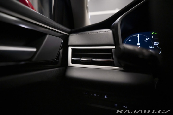Mitsubishi Outlander 2,4 PHEV INVITE 1728 KM 2 2025