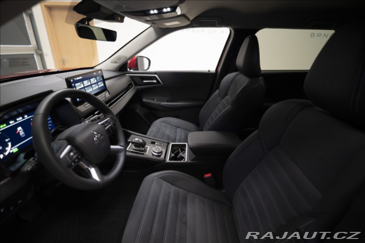 Mitsubishi Outlander 2,4 PHEV INVITE 1728 KM 2 2025