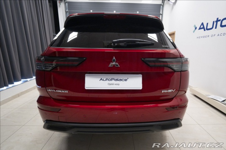 Mitsubishi Outlander 2,4 PHEV INVITE 1728 KM 2 2025