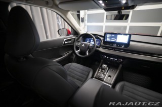 Mitsubishi Outlander 2,4 PHEV INVITE 1728 KM 2 2025