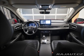 Mitsubishi Outlander 2,4 PHEV INVITE 1728 KM 2 2025