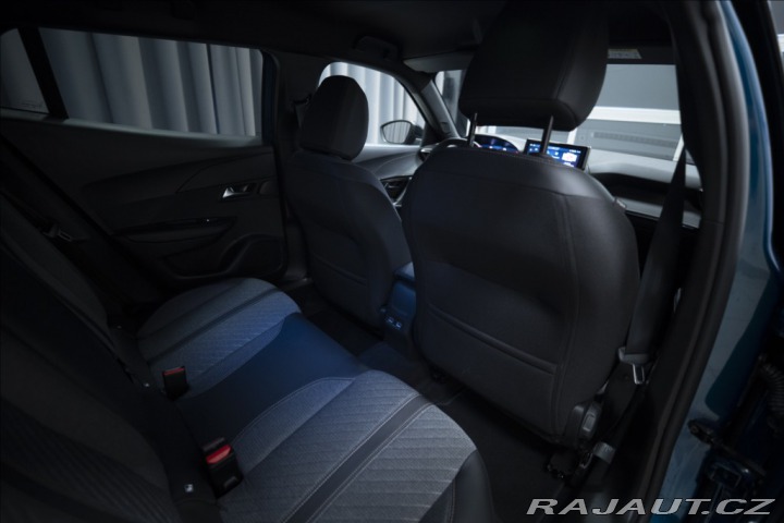 Peugeot 2008 1,2 AT HYBRID KAMERA VÝHŘ 2025