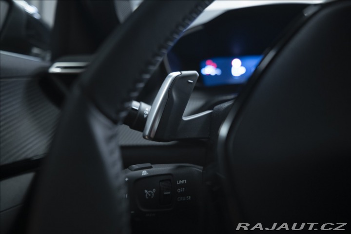 Peugeot 2008 1,2 AT HYBRID KAMERA VÝHŘ 2025