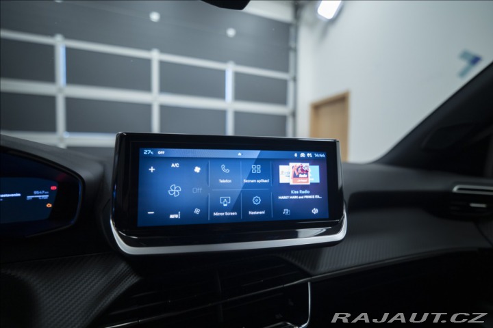 Peugeot 2008 1,2 AT HYBRID KAMERA VÝHŘ 2025