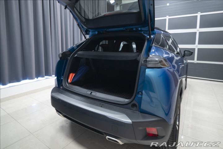 Peugeot 2008 1,2 AT HYBRID KAMERA VÝHŘ 2025