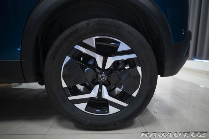 Peugeot 2008 1,2 AT HYBRID KAMERA VÝHŘ 2025