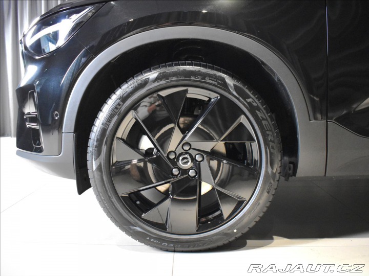 Volvo XC40 2,0 B4  Plus Black Editio 2026