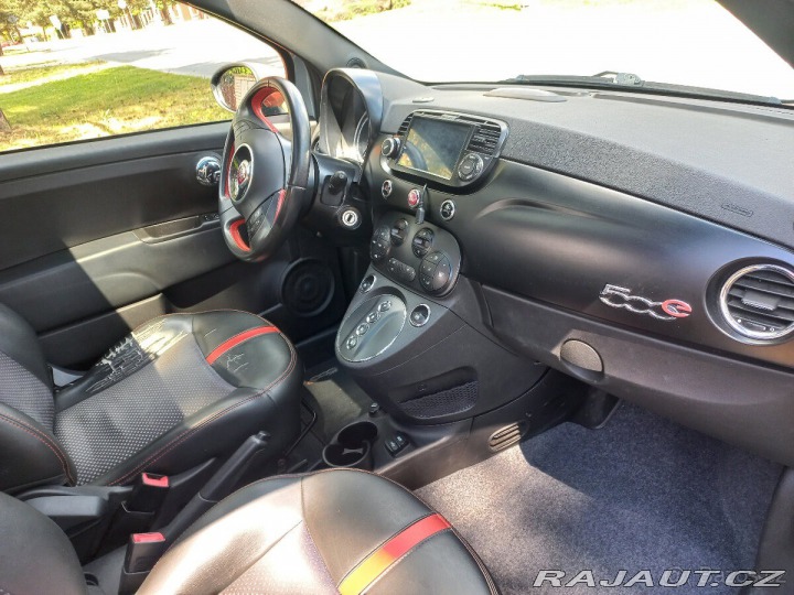 Fiat 500e 83 kw r.v. 2014, modrá me 2014