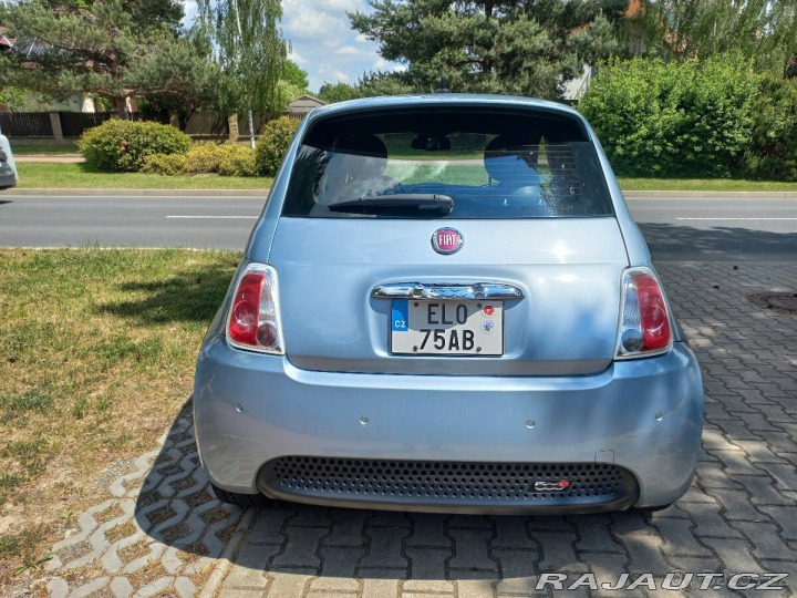 Fiat 500e 83 kw r.v. 2014, modrá me 2014
