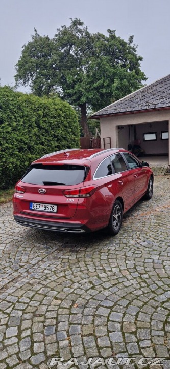 Hyundai i30 1,5 1800