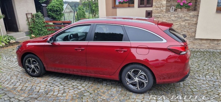Hyundai i30 1,5 1800