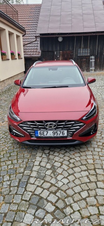 Hyundai i30 1,5 1800