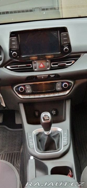 Hyundai i30 1,5 1800