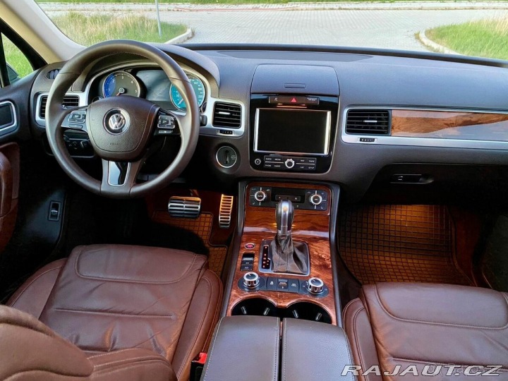 Volkswagen Touareg 4,2 tdi V8 - Koupeno ČR 2011