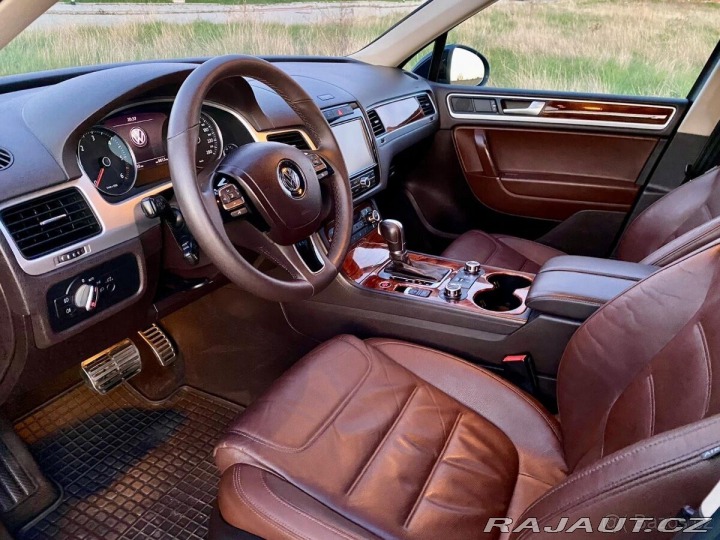 Volkswagen Touareg 4,2 tdi V8 - Koupeno ČR 2011