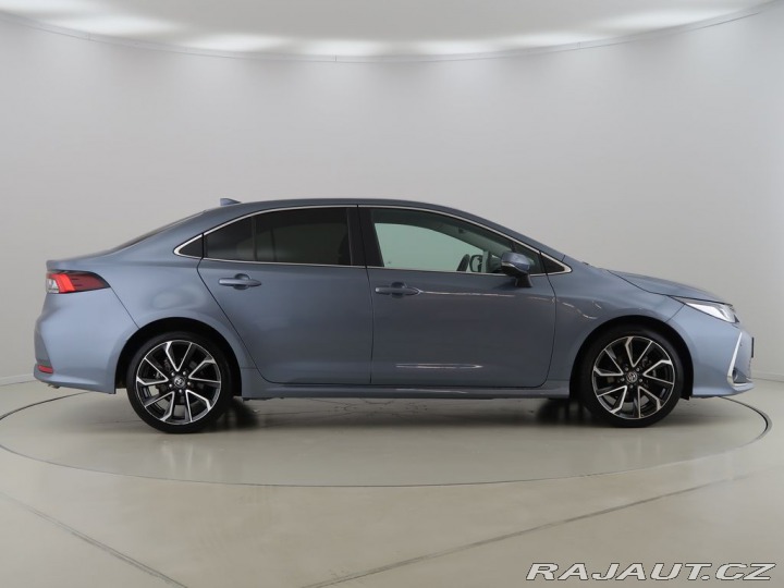 Toyota Corolla 1.8Hybrid,CZ,1Maj,Executi 2024