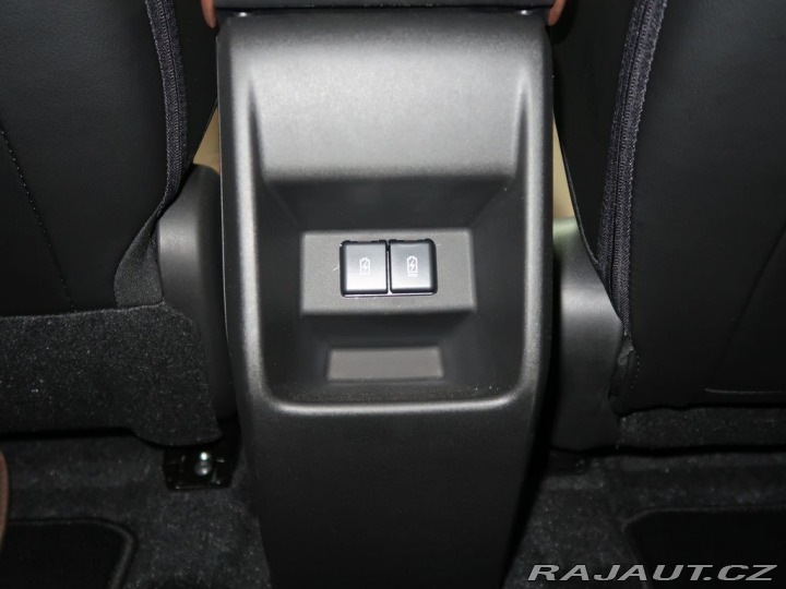 Suzuki Vitara Elegance 4x4 - vůz na ces 2026
