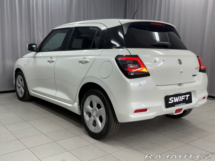 Suzuki Swift Premium, manuál. Na cestě 2026