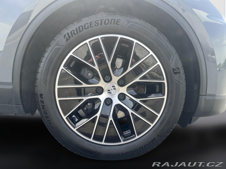 Porsche Macan 4 2025