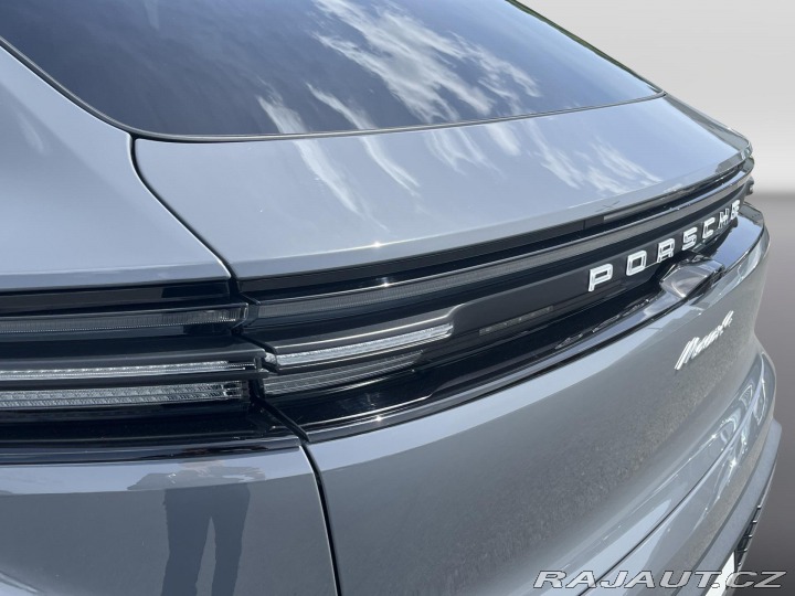Porsche Macan 4 2025