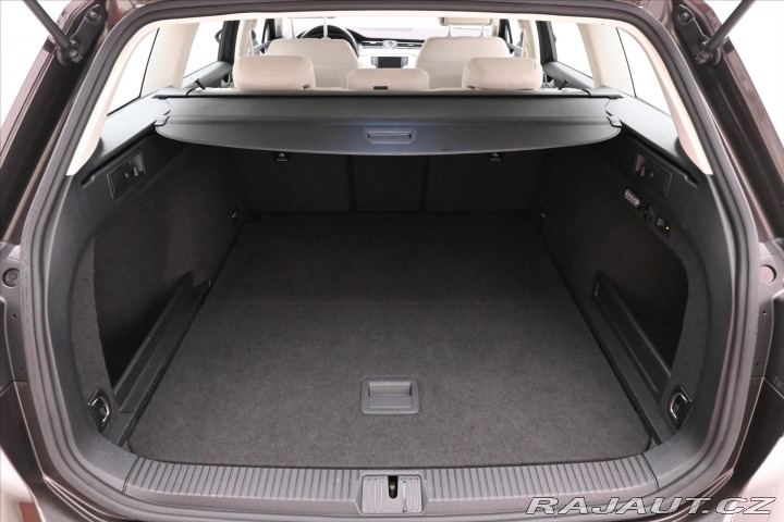 Volkswagen Passat 2,0 TDI 110kW Tažné Záruk 2015
