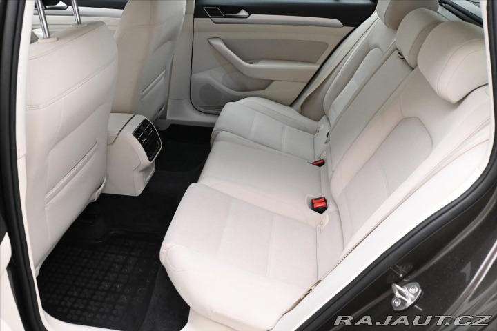 Volkswagen Passat 2,0 TDI 110kW Tažné Záruk 2015
