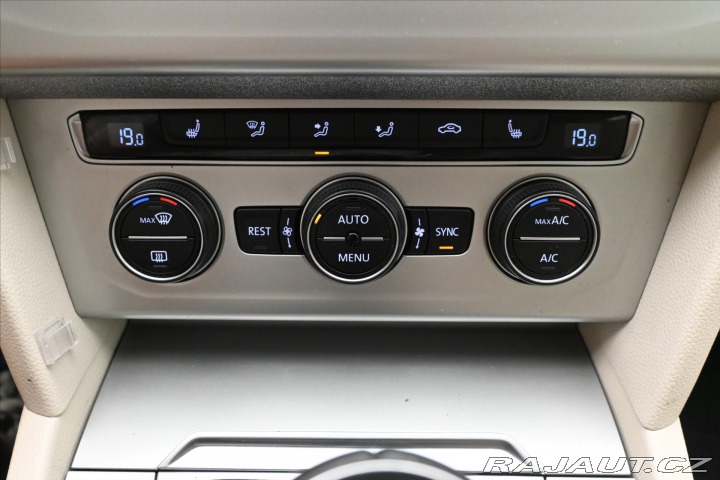 Volkswagen Passat 2,0 TDI 110kW Tažné Záruk 2015