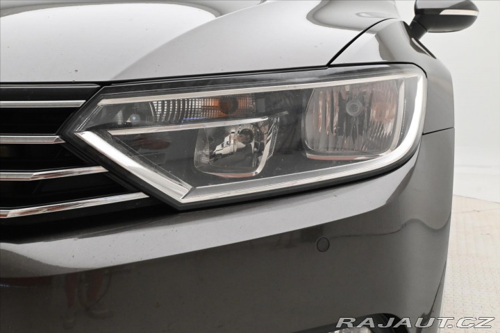 Volkswagen Passat 2,0 TDI 110kW Tažné Záruk 2015
