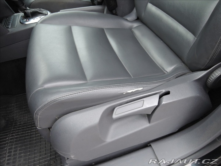 Volkswagen Touran 2,0 TDi DSG 7.míst Kůže 2014