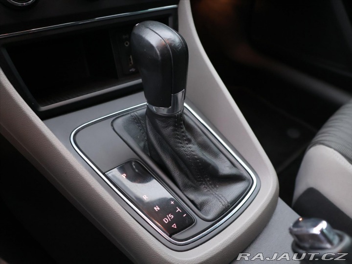 Seat Leon 1,6 TDI 81kW DSG Style ST 2015