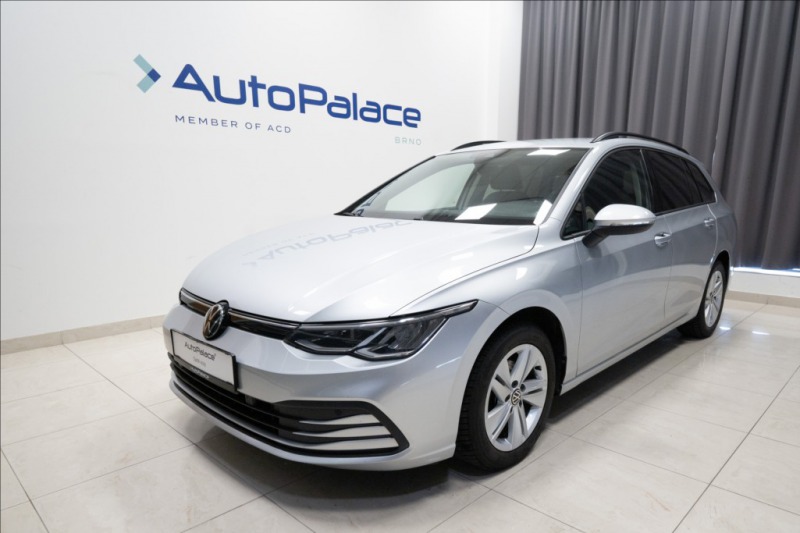 Volkswagen Golf 1,5 eTSI DSG KAMERA VÝHŘE