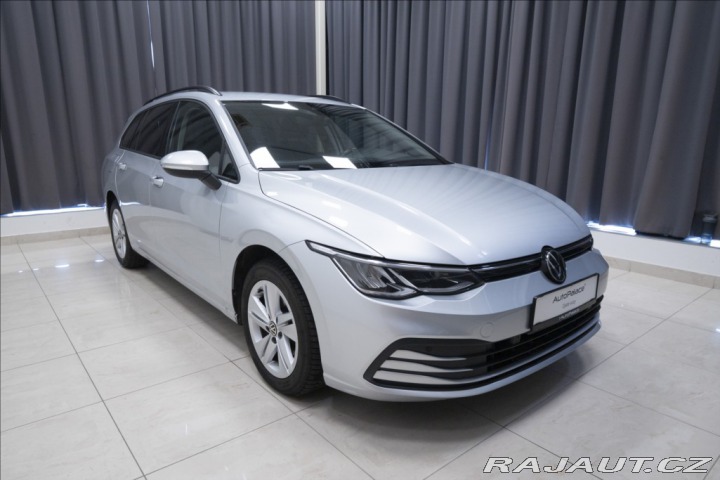 Volkswagen Golf 1,5 eTSI DSG KAMERA VÝHŘE 2023