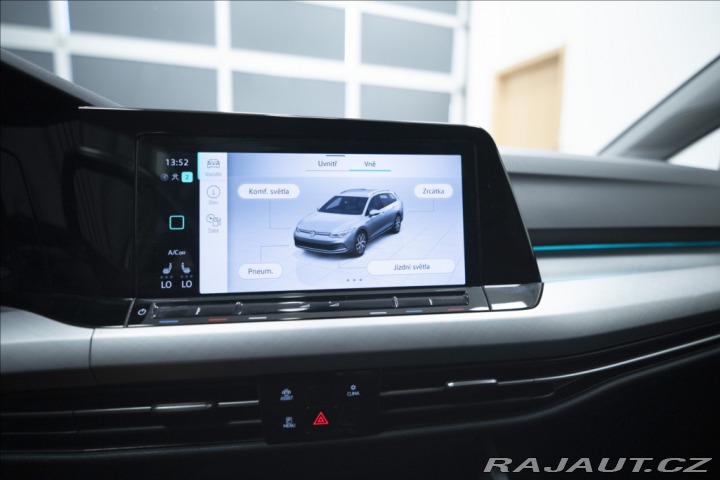 Volkswagen Golf 1,5 eTSI DSG KAMERA VÝHŘE 2023