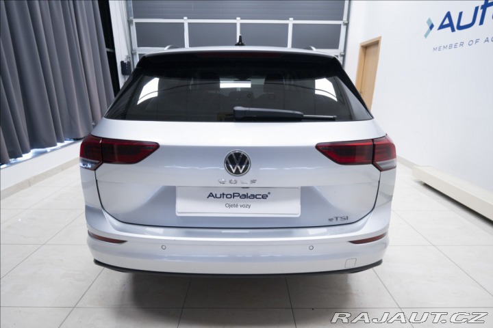 Volkswagen Golf 1,5 eTSI DSG KAMERA VÝHŘE 2023