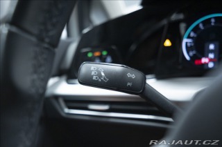 Volkswagen Golf 1,5 eTSI DSG KAMERA VÝHŘE 2023