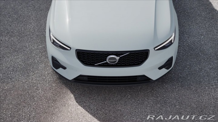 Volvo XC40 2,0 B3 Plus 2026